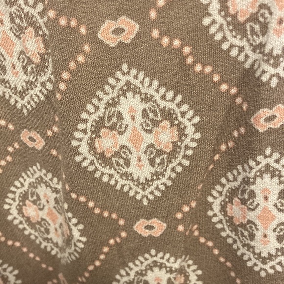 Cute Top size Medium - Picture 3 of 5